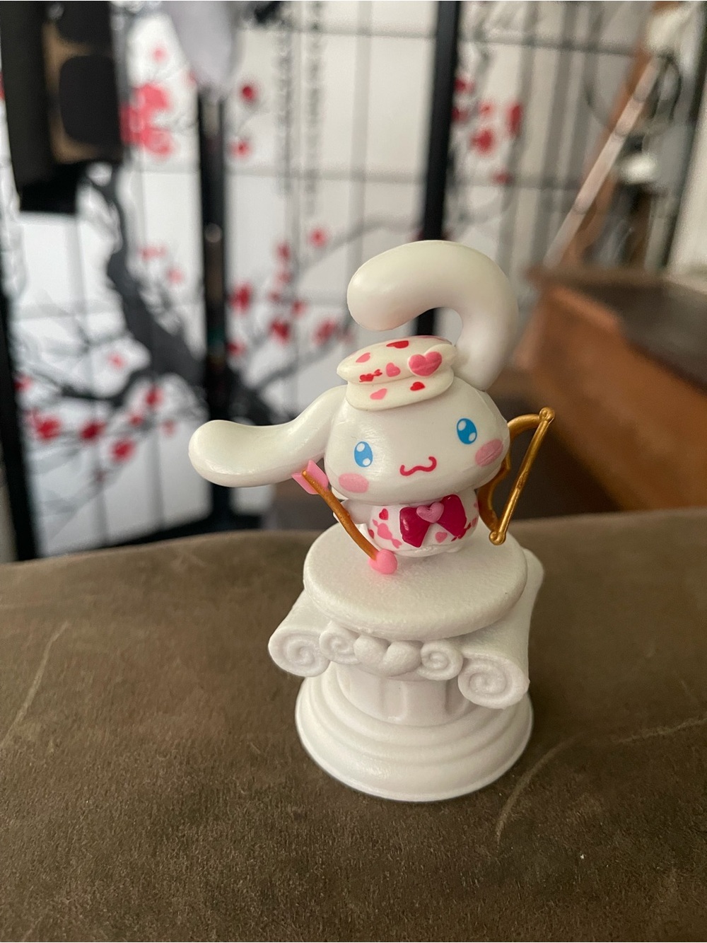 Sanrio Cinnamoroll Mini Figure — White and Pink Collectible